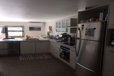 Photo of property in 10/17 Harbour View Road, Te Atatu Peninsula, Auckland, 0610