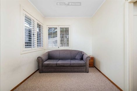 Photo of property in 9 Paton Avenue, Te Atatu South, Auckland, 0610