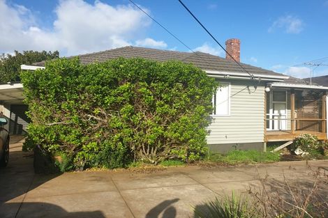Photo of property in 8 River Road, Te Atatu Peninsula, Auckland, 0610