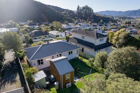 Photo of property in 27 Gardiner Grove, Wainuiomata, Lower Hutt, 5014