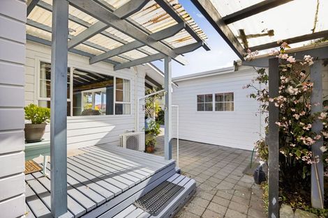 Photo of property in 8a Grant Vc Street, Hawera, 4610