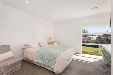Photo of property in 15 Hamilton Avenue, Ilam, Christchurch, 8041