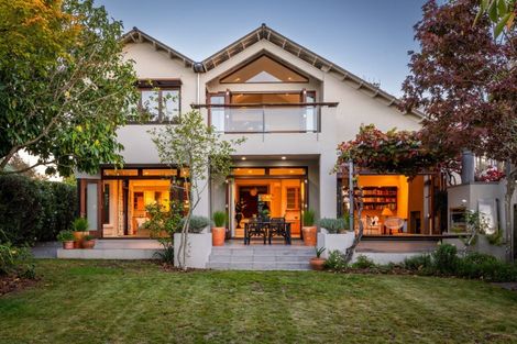 Photo of property in 1a Gillean Street, Havelock North, 4130