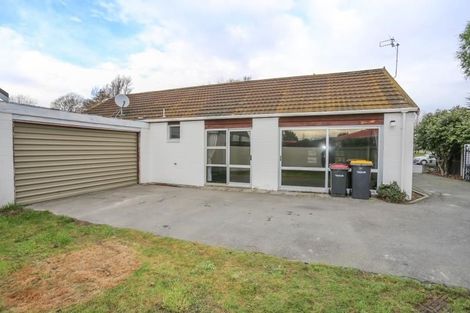 Photo of property in 310 Memorial Avenue, Burnside, Christchurch, 8053