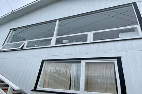 Photo of property in 60 Mortimer Terrace, Brooklyn, Wellington, 6021