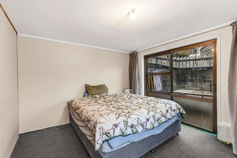 Photo of property in 42 Omata Road, Marfell, New Plymouth, 4310