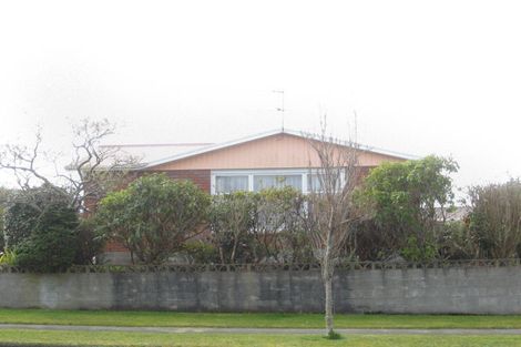 Photo of property in 22 Oberon Street, Stratford, 4332