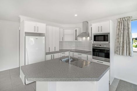 Photo of property in Henry Russell Estate, 8/36 Belgrove Drive, Waipukurau, 4200