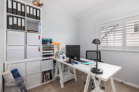 Photo of property in 438 Muritai Road, Eastbourne, Lower Hutt, 5013