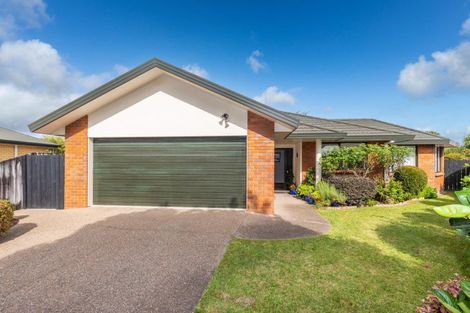 Photo of property in 12 Kirk Close, Rototuna, Hamilton, 3210