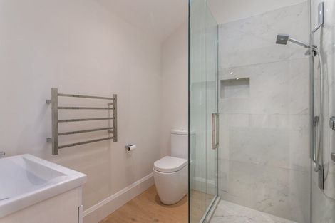 Photo of property in 43 Kent Terrace, Riverhead, 0820