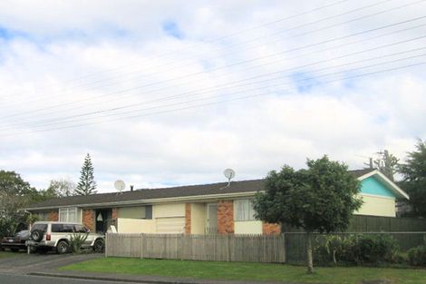 Photo of property in 2/118 Waimumu Road, Massey, Auckland, 0614