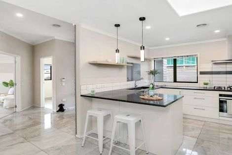 Photo of property in 117 Queen Charlotte Drive, Aotea, Porirua, 5024