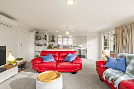 Photo of property in 141 Easther Crescent, Kew, Dunedin, 9012