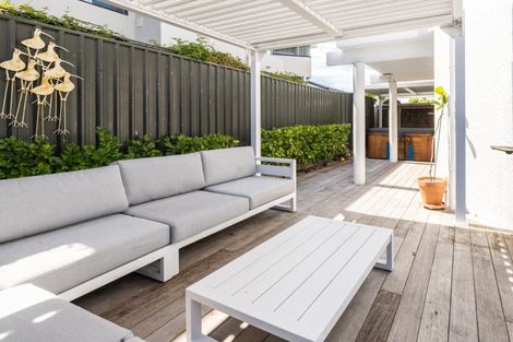 Photo of property in 5 Gardiner Street, Westshore, Napier, 4110