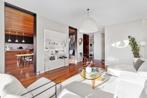 Photo of property in 16 Burnham Street, Seatoun, Wellington, 6022