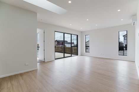Photo of property in 17 Puwha Street, Massey, Auckland, 0614