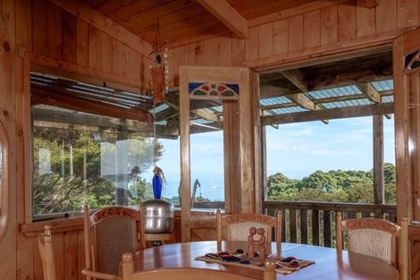 Photo of property in 37 Whaanga Road, Raglan, 3297