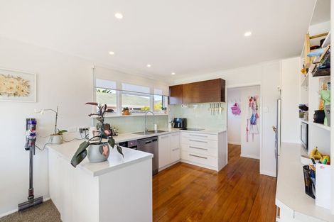 Photo of property in 241 Lake Terrace Road, Shirley, Christchurch, 8061