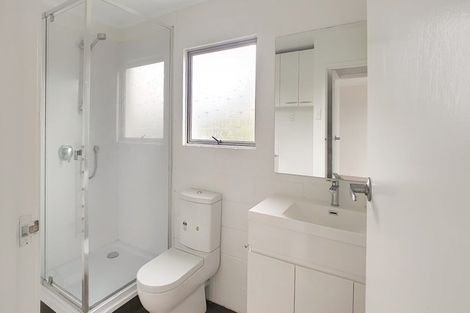 Photo of property in 15 Queen Mary Avenue, New Lynn, Auckland, 0600