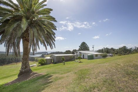 Photo of property in 5705 Pouto Road, Pouto, 0391
