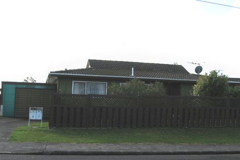 Photo of property in 1a/1 Amberley Avenue, Te Atatu South, Auckland, 0610