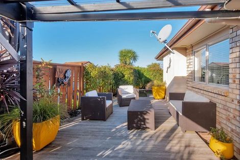 Photo of property in 15 Russett Grove, Henderson, Auckland, 0612
