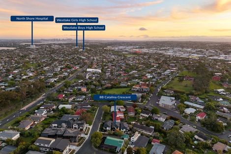 Photo of property in 8b Catalina Crescent, Forrest Hill, Auckland, 0620