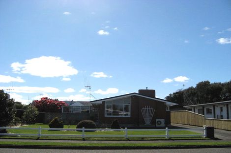 Photo of property in 27 Marlborough Street, Levin, 5510