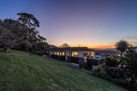 Photo of property in 55 Kakariki Grove, Waikanae, 5036