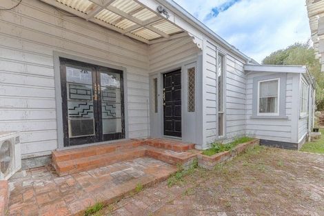 Photo of property in 16 Toia Street, Marton, 4710