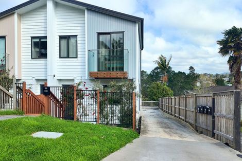 Photo of property in 44b Cyclarama Crescent, Massey, Auckland, 0614