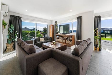 Photo of property in 11 Wheriko Avenue, Glenbrook, Waiuku, 2681