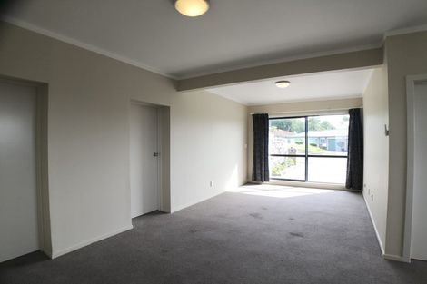 Photo of property in 67 Lincoln Park Avenue, Massey, Auckland, 0614
