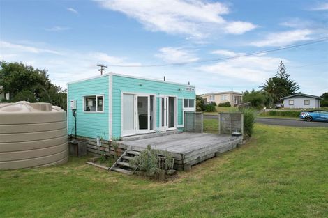 Photo of property in 82 Kahukura Avenue, Waitarere Beach, Levin, 5510