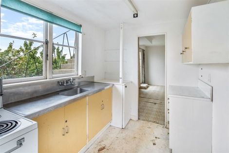 Photo of property in 31 Clifford Road, Johnsonville, Wellington, 6037