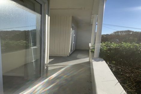 Photo of property in 37 Ara Paiwhenua, Tawa, Wellington, 5028