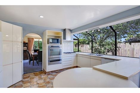 Photo of property in 30 Derenzy Place, Avonhead, Christchurch, 8042