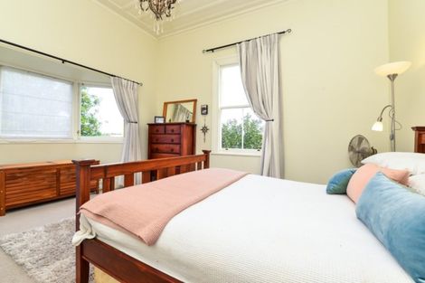 Photo of property in 8 Queen Street, Cambridge, 3434