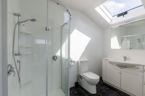 Photo of property in 9 Durham Crescent, Aro Valley, Wellington, 6021