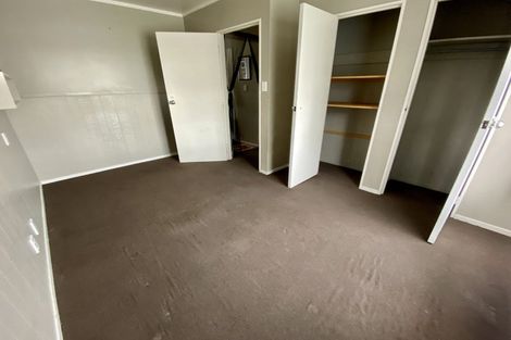 Photo of property in 1 Hill Crescent, Papakura, 2110