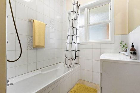 Photo of property in 35 James Laurie Street, Henderson, Auckland, 0612