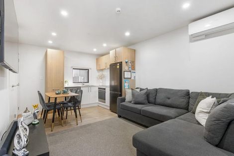 Photo of property in 2/4 Harry Ward Place, Henderson, Auckland, 0610