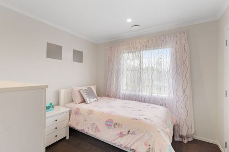 Photo of property in 11 Southbrook Close, Glenview, Hamilton, 3206