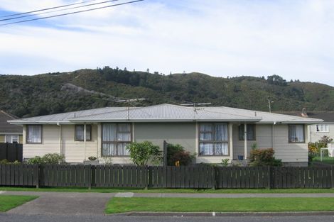 Photo of property in 76 Churton Crescent, Taita, Lower Hutt, 5011