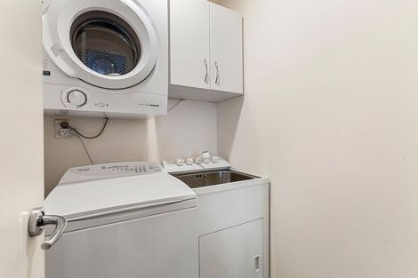 Photo of property in 1i/175 Hurstmere Road, Takapuna, Auckland, 0622