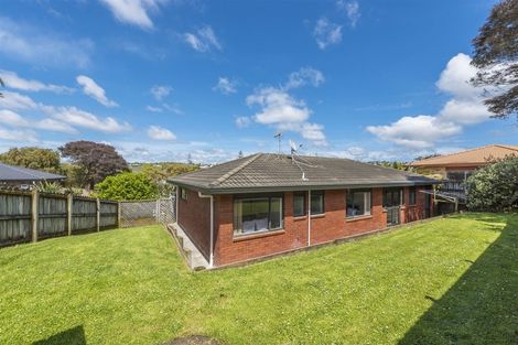 Photo of property in 30 Ginders Drive, Massey, Auckland, 0614