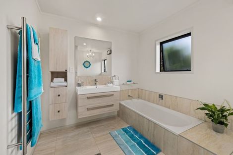 Photo of property in 22 Cobham Court, Kerikeri, 0230
