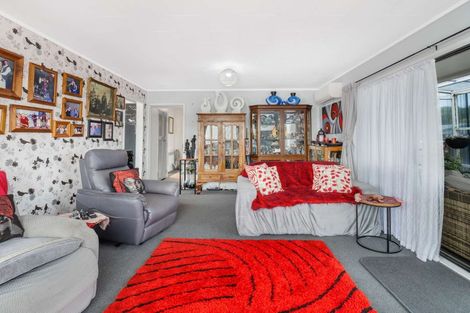 Photo of property in 31 Cross Street, Castlecliff, Whanganui, 4501