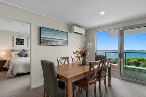 Photo of property in 72 Devonport Road, Tauranga, 3110